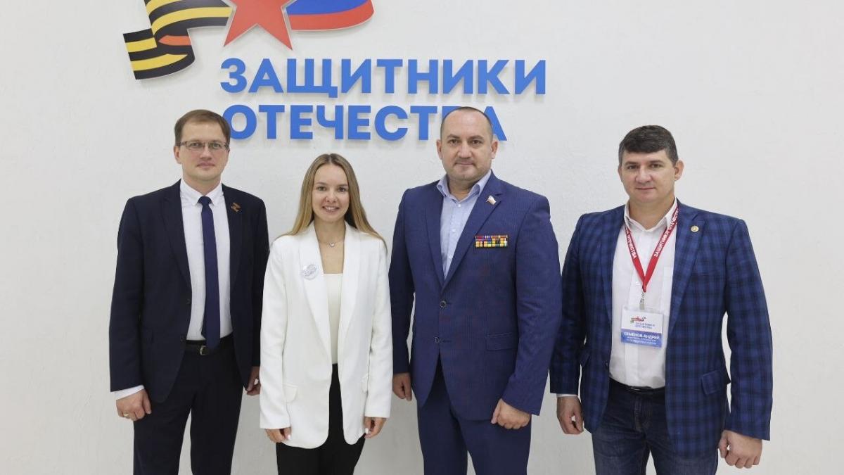 Вячеслав Калинин: в Саратове открылась выставка «Жены Героев»