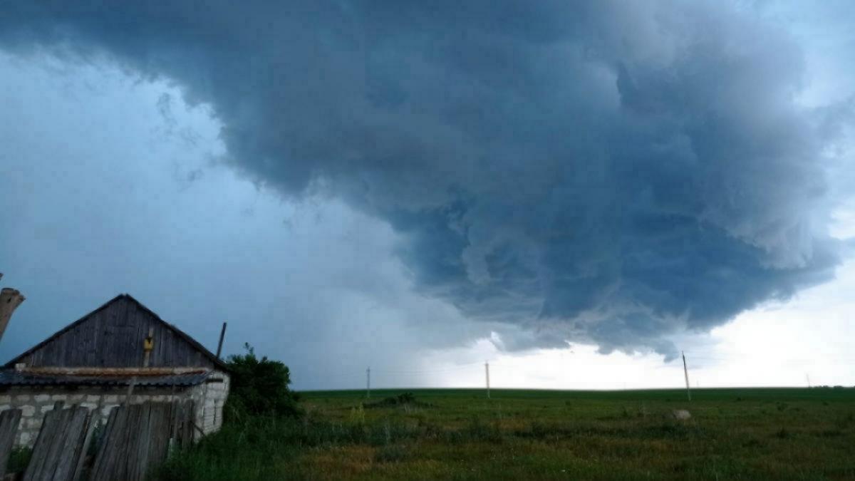 На Саратовскую область идет холодный фронт с дождем и градом