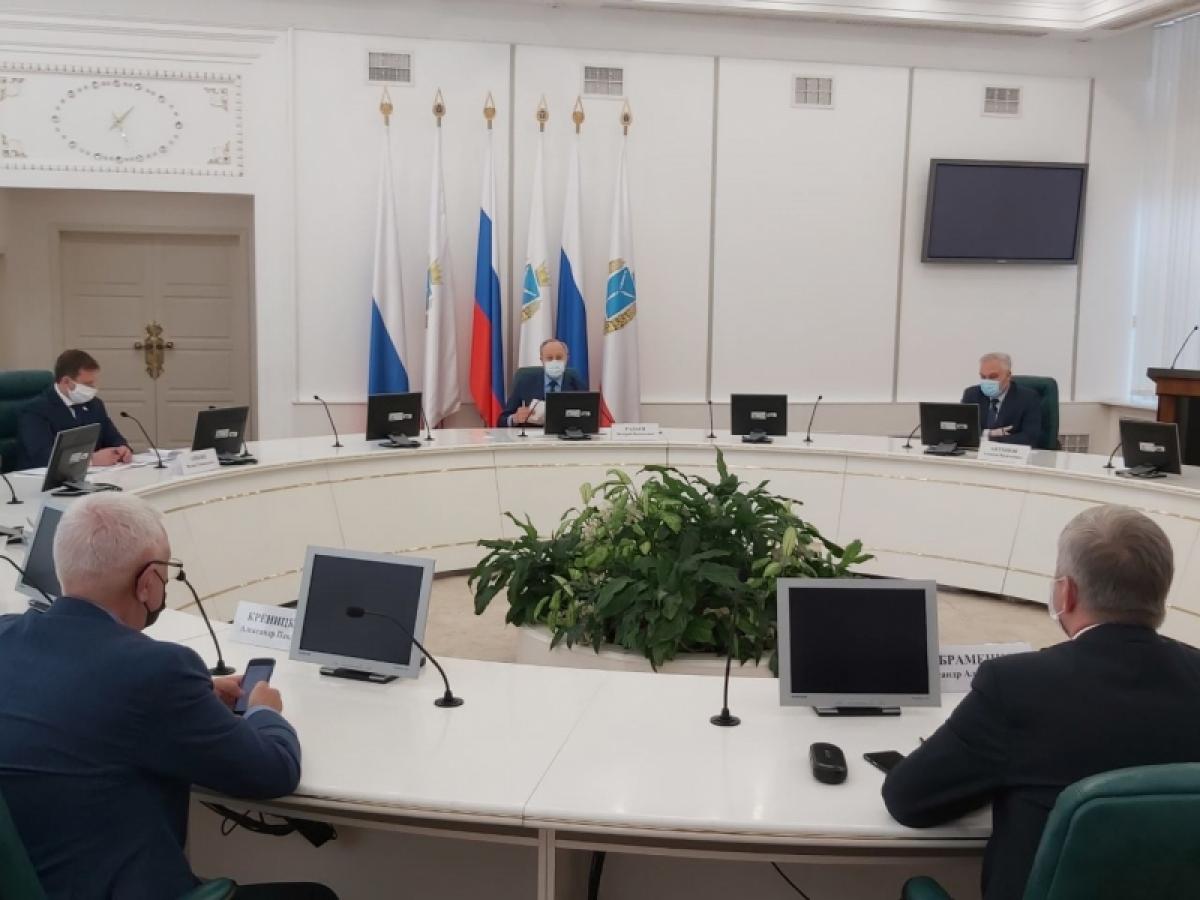 Радаев: наша общая задача – сохранить трудовые коллективы