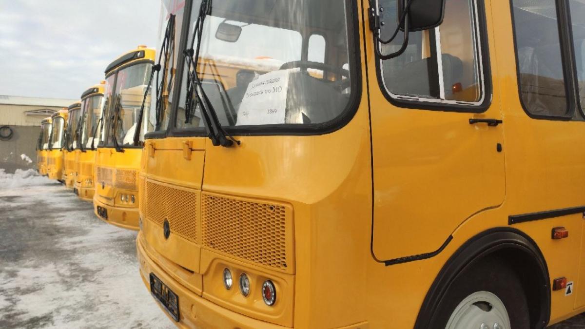 Саратовские школы из 22 районов получили 44 новых автобуса