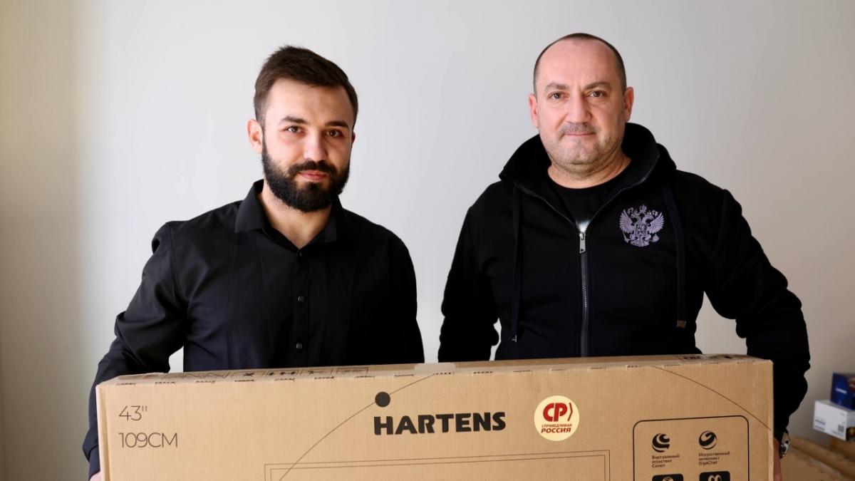 Депутат от СР Калинин вручил подарок Саратовской Федерации КУДО России