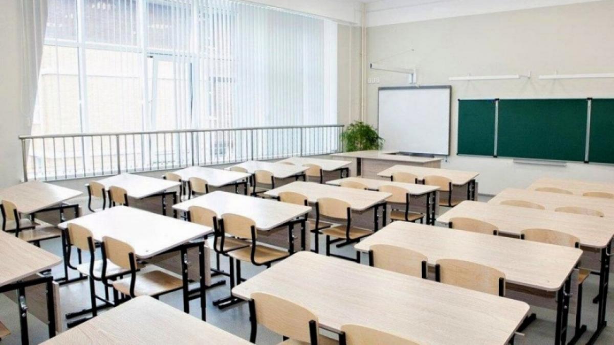 В Саратове школу №2 передали на региональный уровень