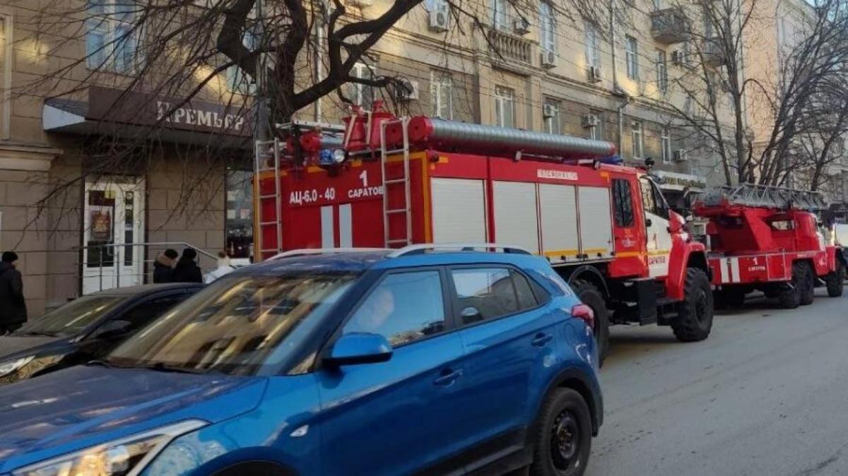 Три единицы техники тушили пожар в пятиэтажке на Вавилова в Саратове