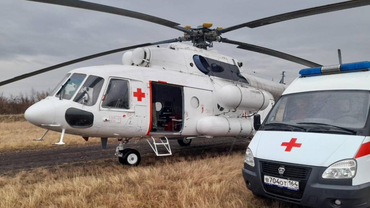 Из Ивантеевки на вертолете доставили в Саратов больного с инфарктом