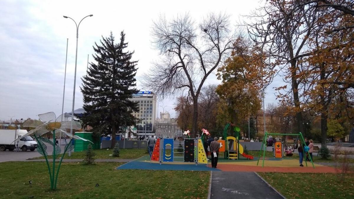 Скверу в центре Саратова присвоили имя погибшего в СВО Героя России