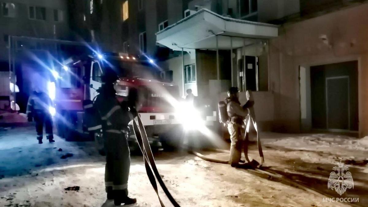 В Саратове на тушение клиники СГМУ выезжали 10 пожарных расчетов
