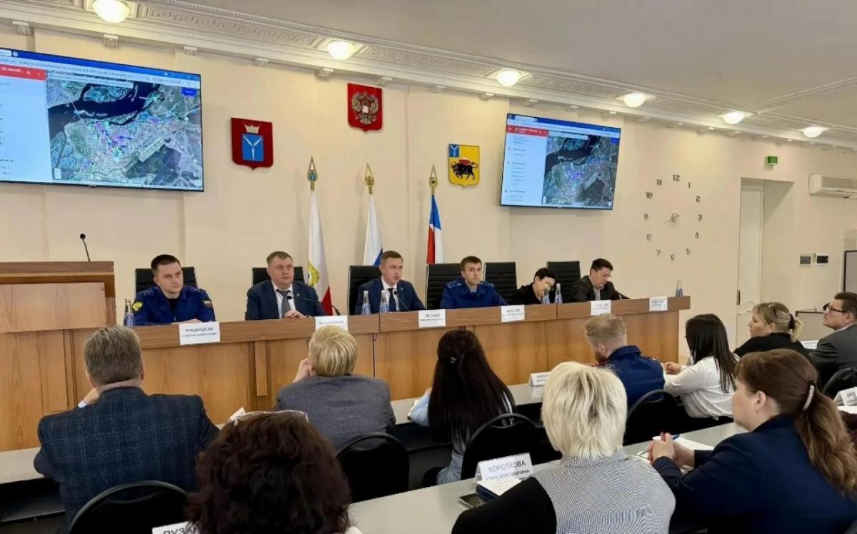 В Энгельсе проверят предприятия в промзоне из-за жалоб на неприятный запах