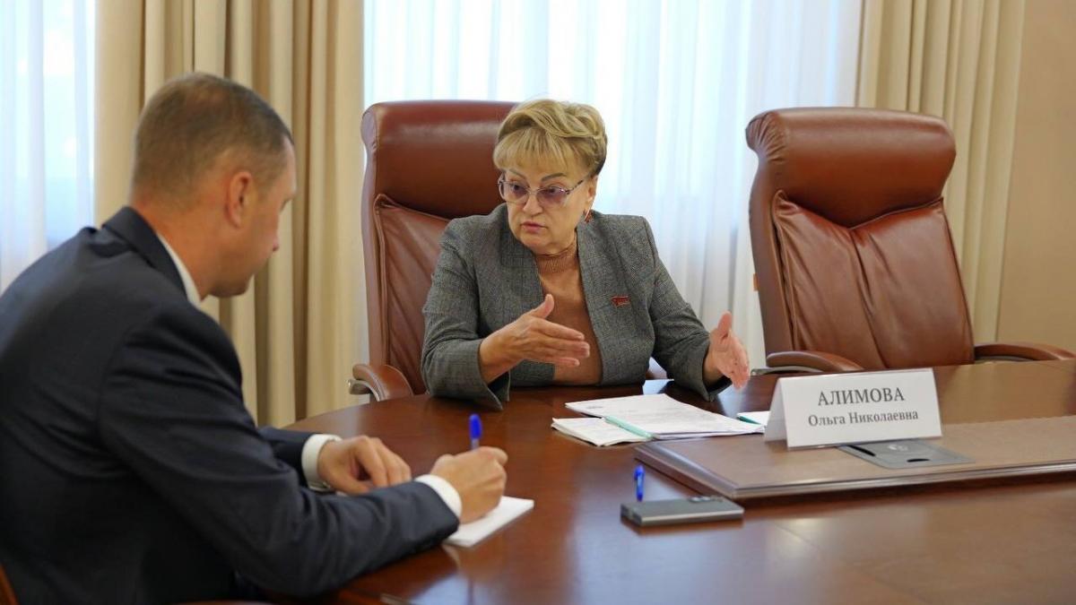 Алимова назвала встречу с саратовским губернатором плодотворной