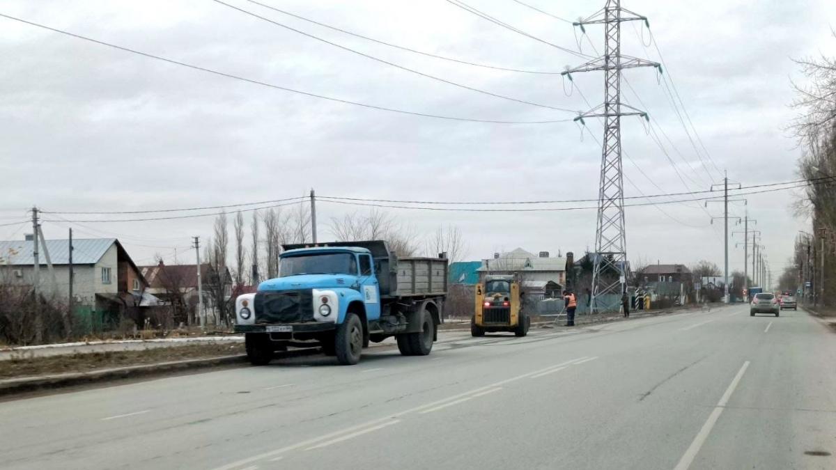 В Энгельсском районе 4 села остались без света из-за урагана