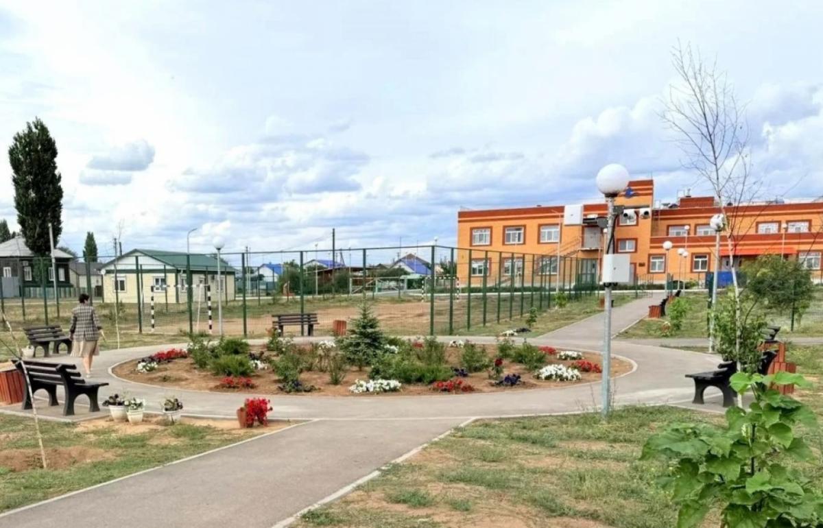 В селах Энгельсского района обновляют общественные пространства