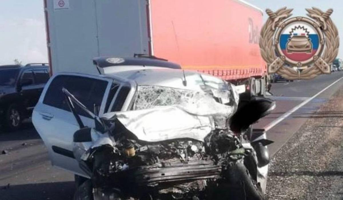 2 человека погибли в ДТП Hyundai и грузовика под Саратовом