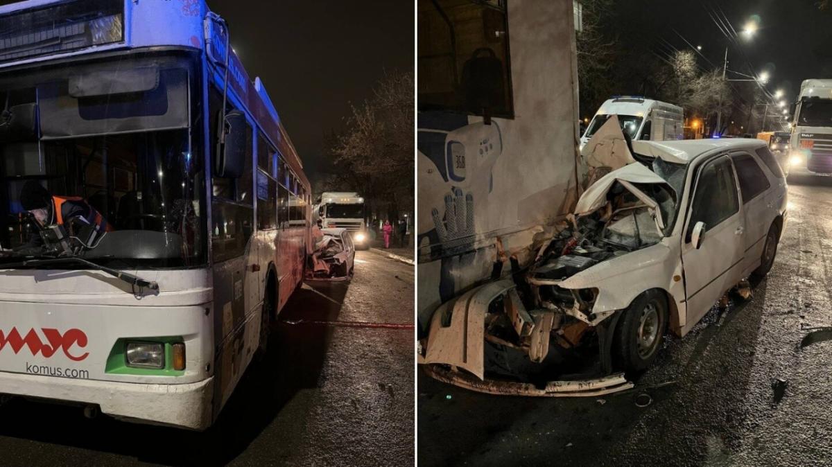 Мэрия Саратова: пассажиры троллейбуса № 4 в ДТП с иномаркой не пострадали