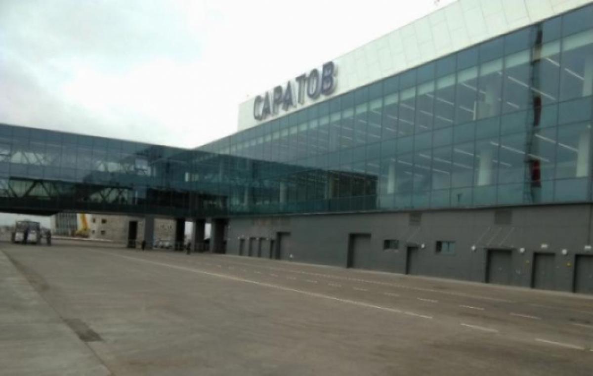 Оперативный штаб об авиасообщении с Саратовом: остались Сургут и Тюмень