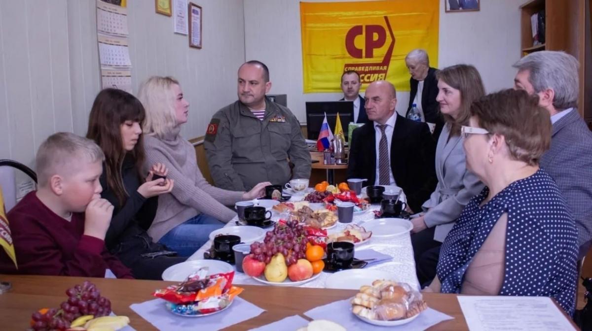 Вячеслав Калинин встретился с членами семей участников СВО в Балашове