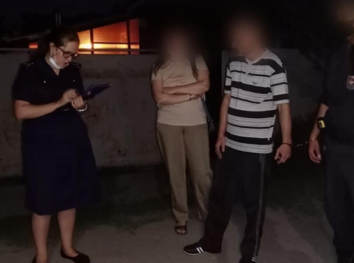 В Заводском районе неадекватный горожанин зарезал 30-летнего саратовца: мужчину будут лечить