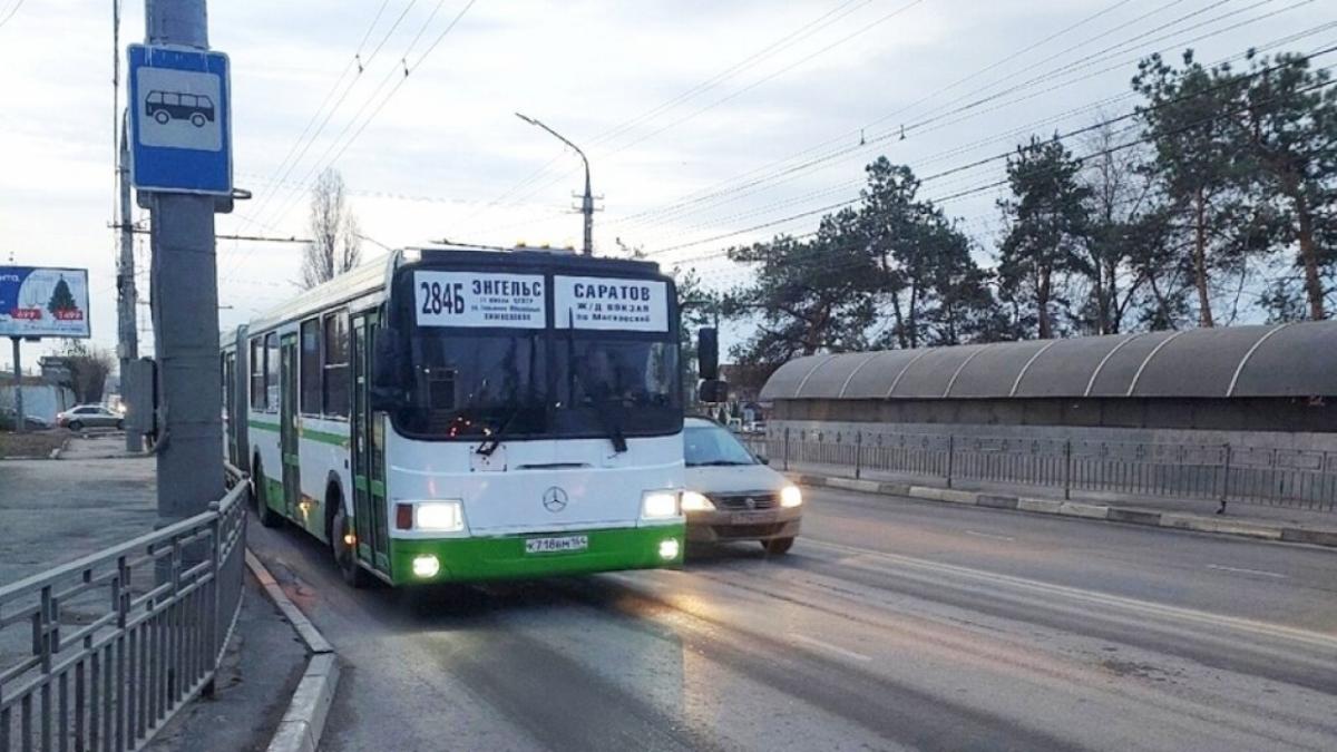 Власти высказались о переводе на брутто-контракты автобусов «Саратов-Энгельс»