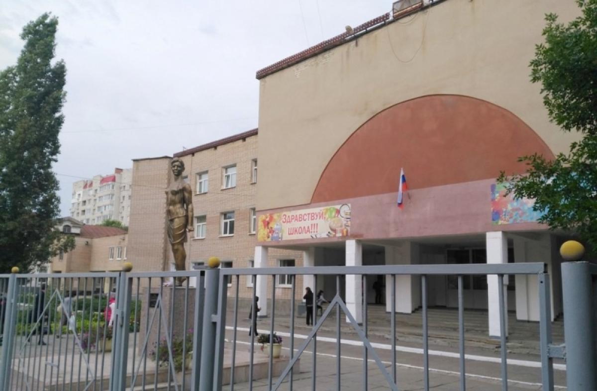 Одна школа и несколько классов в Саратовской области переведены на дистанционное обучение
