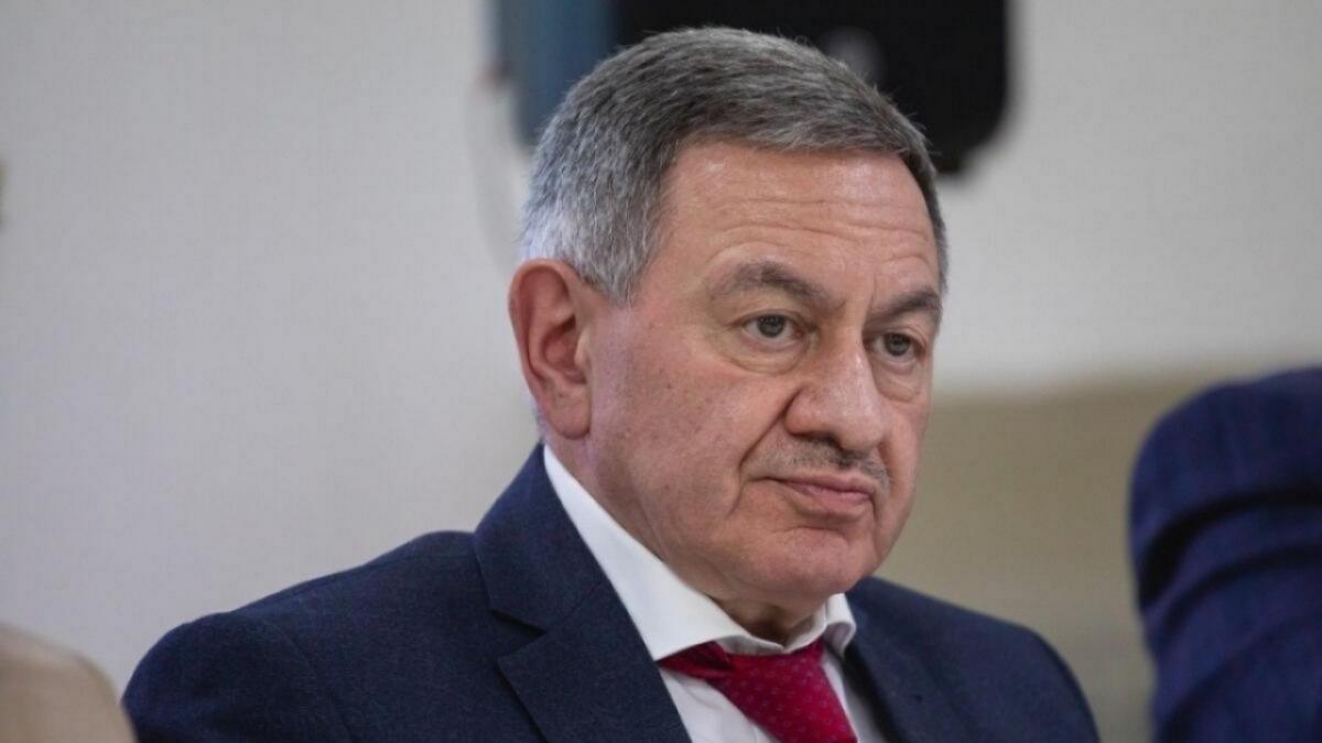 Борис Шинчук высказался о премировавшем себя районном главе Федечкине