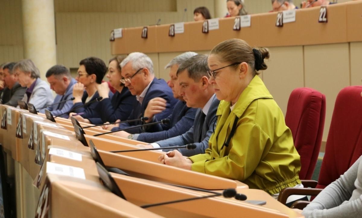 Саратовцы получают 40 тысяч за уход за пожилыми родственниками  
