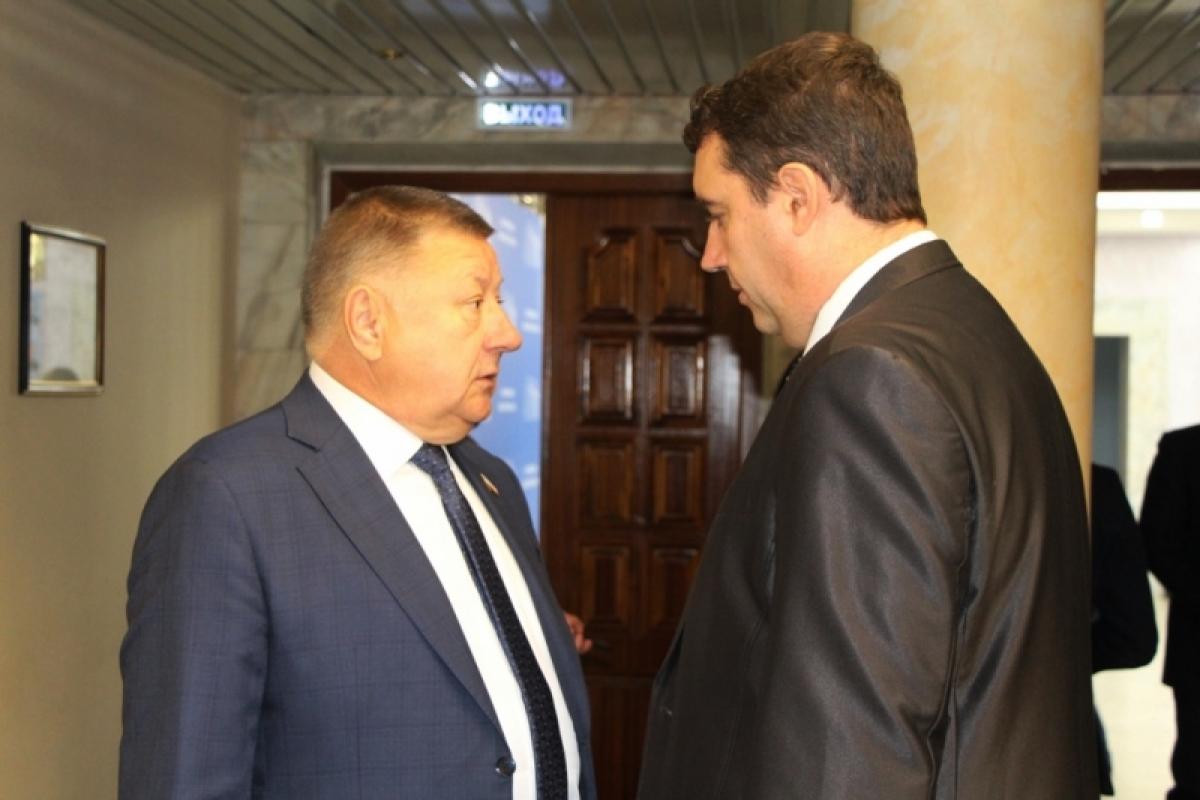Коммунисты не перестанут троллить единороссов в новом году