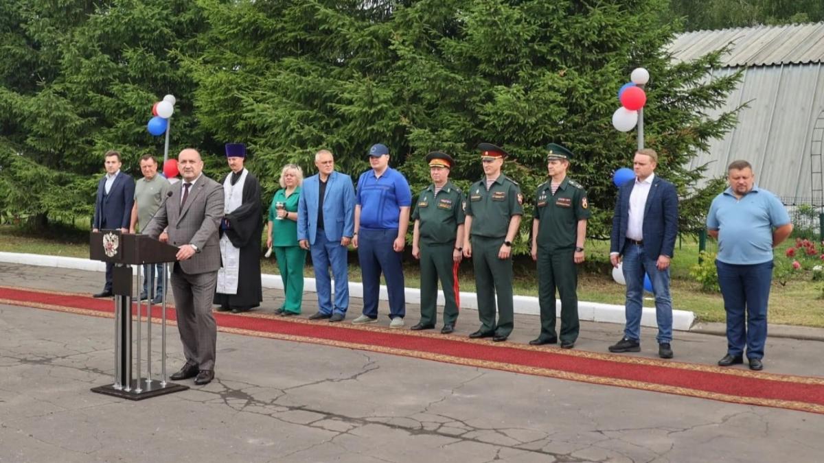 Калинин принял участие в спортивном празднике ко Дню семьи, любви и верности