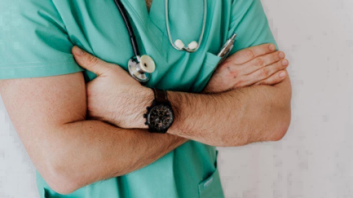 Саратовским главврачам пригрозили отставкой из-за дефицита кадров