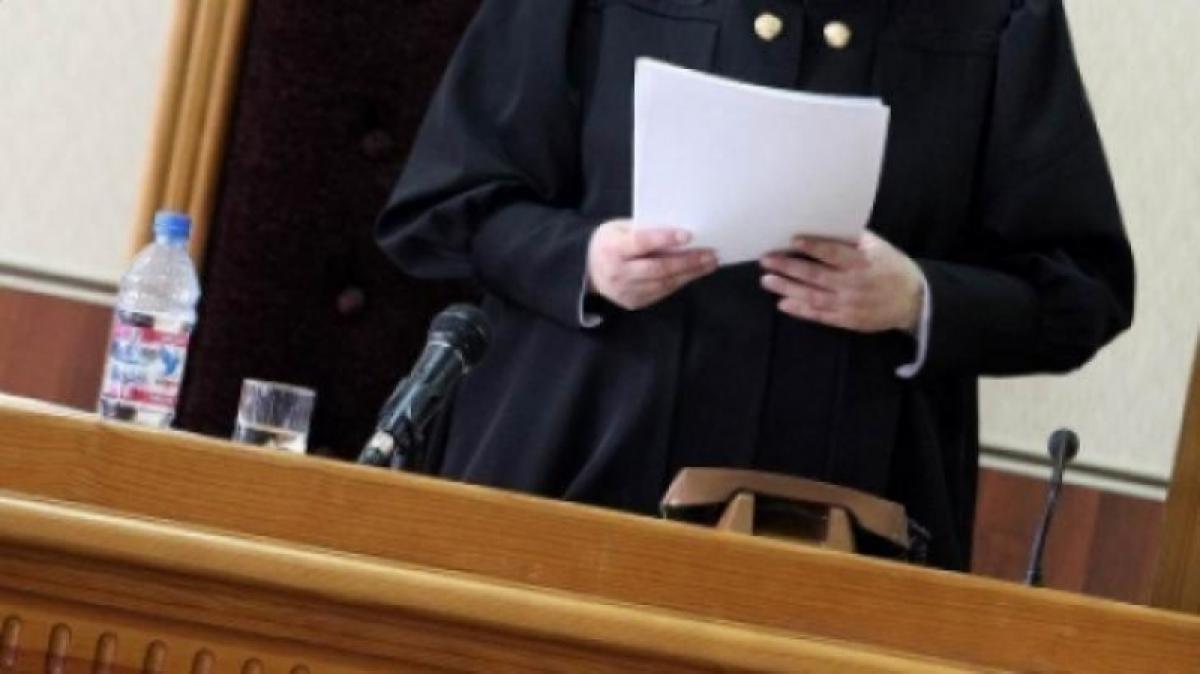 Жительница Вольска отсудила у управляющей компании 400 тыс рублей за падение на льду