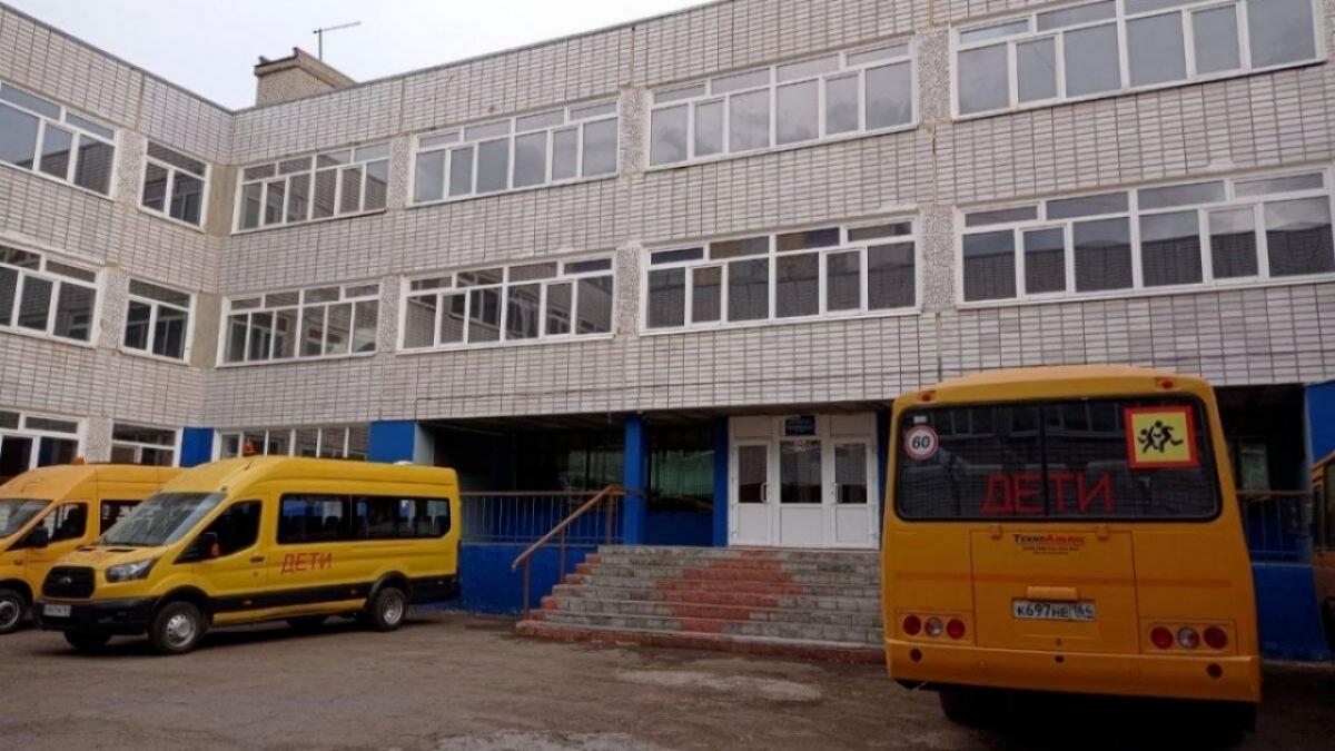«Танцующий директор» Роман Овсенев возглавил школу № 94 в Саратове
