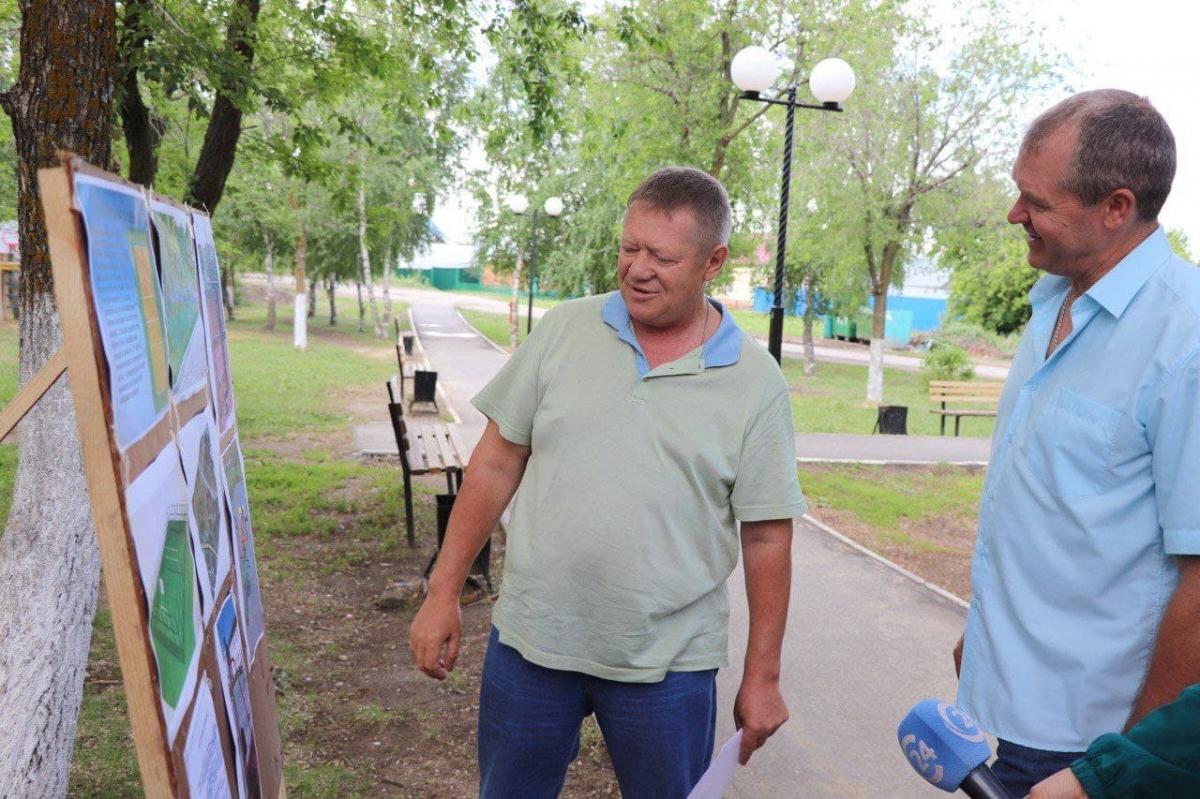 «Помогу перенести контейнерную площадку»: депутат Панков трудится в Вольском районе