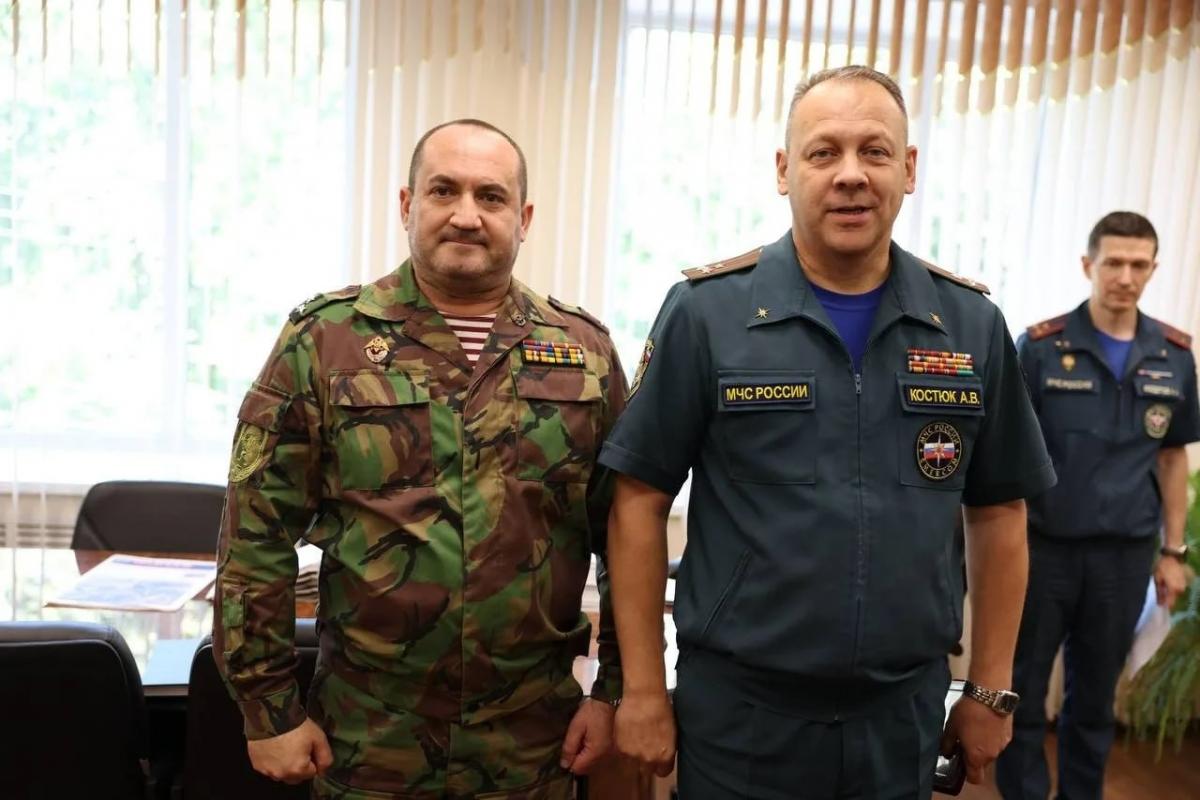 В ГУ МЧС по Саратовской области вручили награды ко Дню ветерана боевых действий