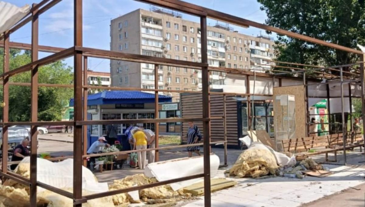 «Ночь длинных ковшей»: в Энгельсе идет массовый снос ларьков