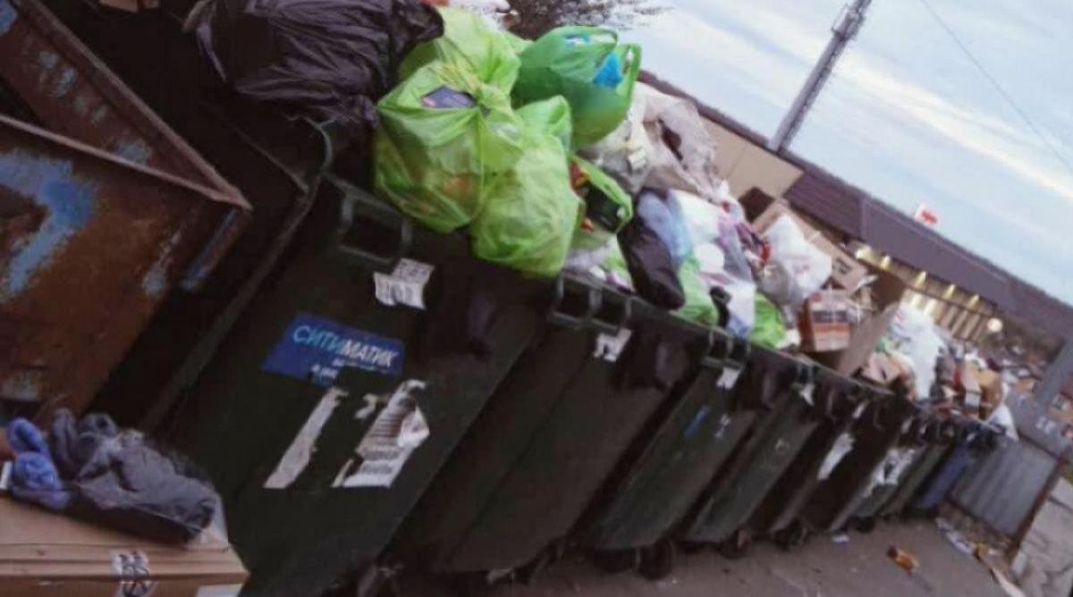 Саратовцам сделают перерасчет платы за вывоз мусора после скандалов в январе