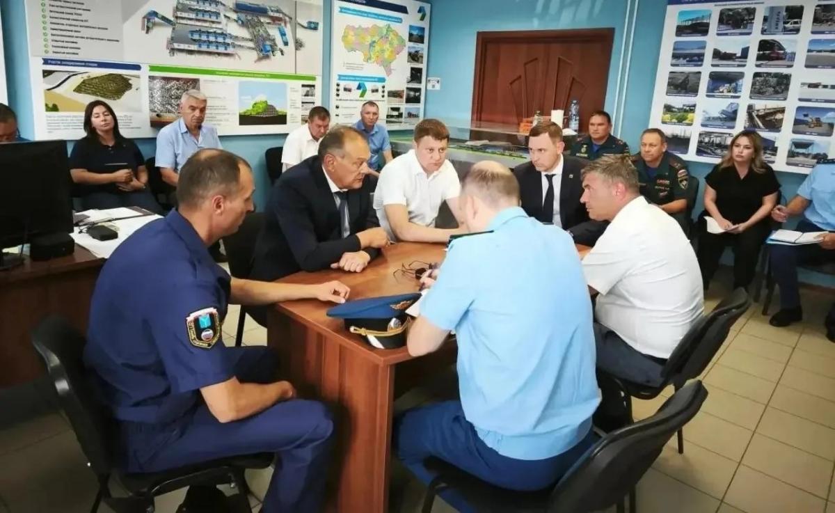 В Энгельсе прошло совещание оперштаба по ситуации с возгоранием на полигоне 