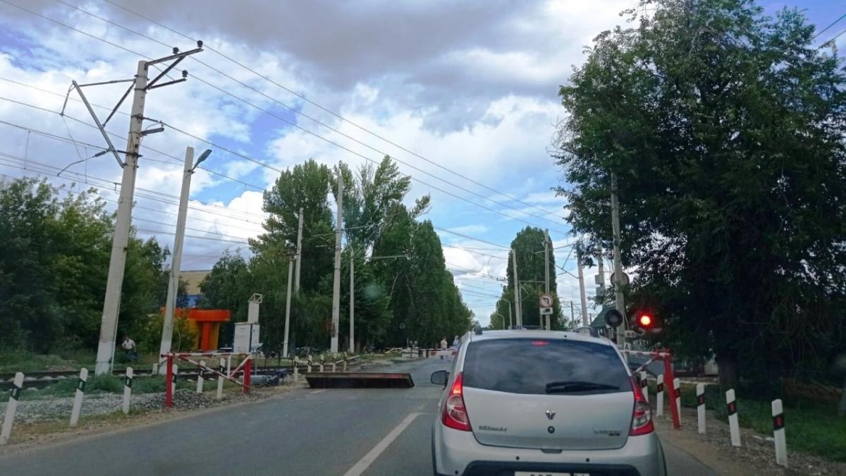 В Саратове на 4 часа закроют железнодорожный переезд