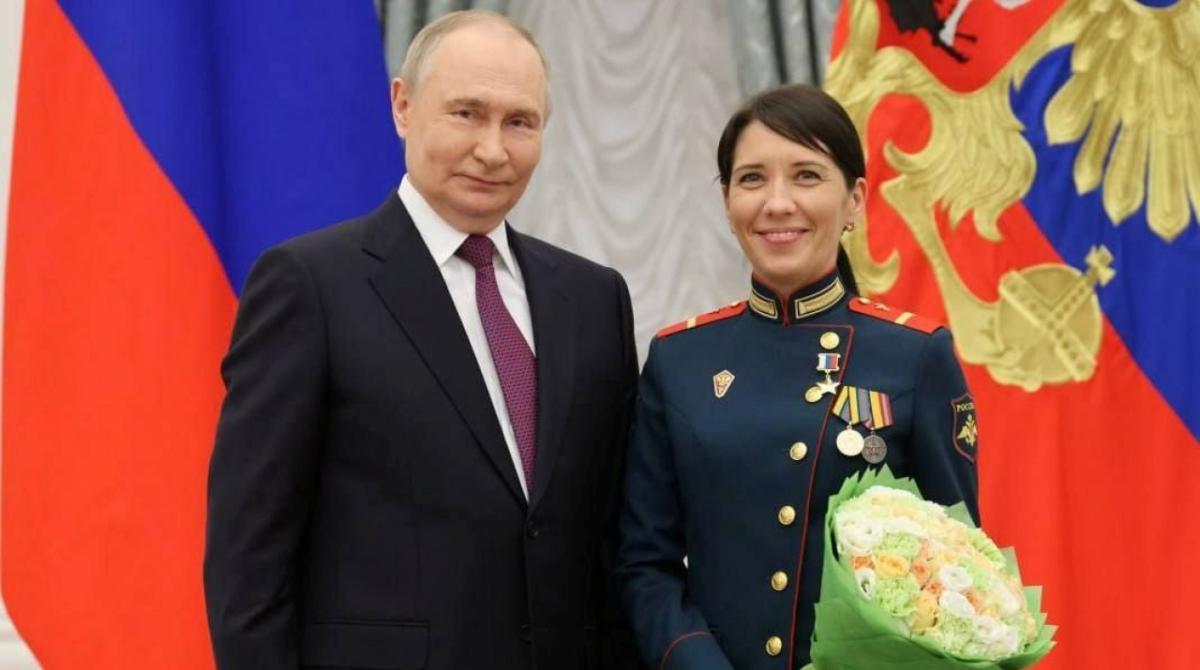 Президент Путин лично наградил участницу СВО из Саратова