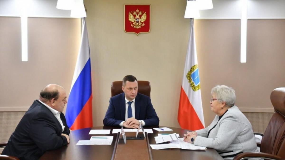 Глава саратовского Минздрава Олег Костин доложил губернатору об израсходовании всей вакцины от гриппа