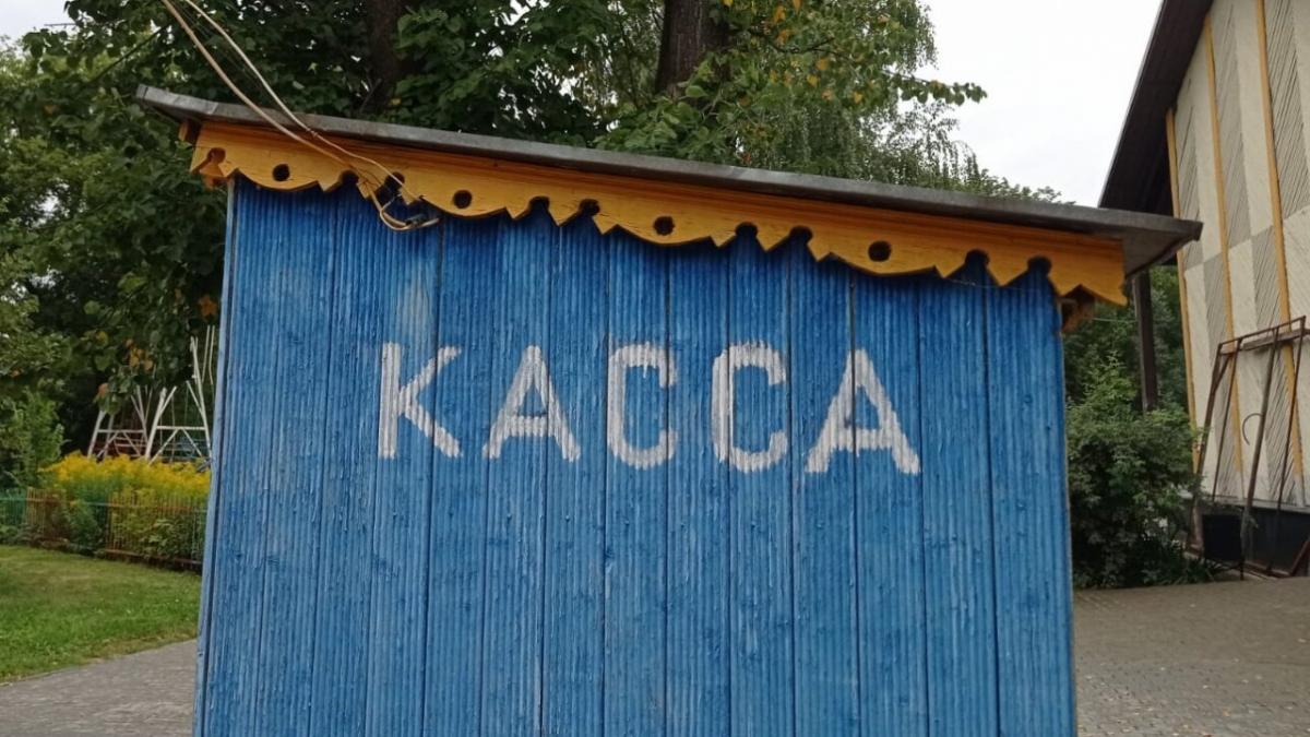 Саратовцев позвали за полмиллиона рублей упаковывать кроссовки