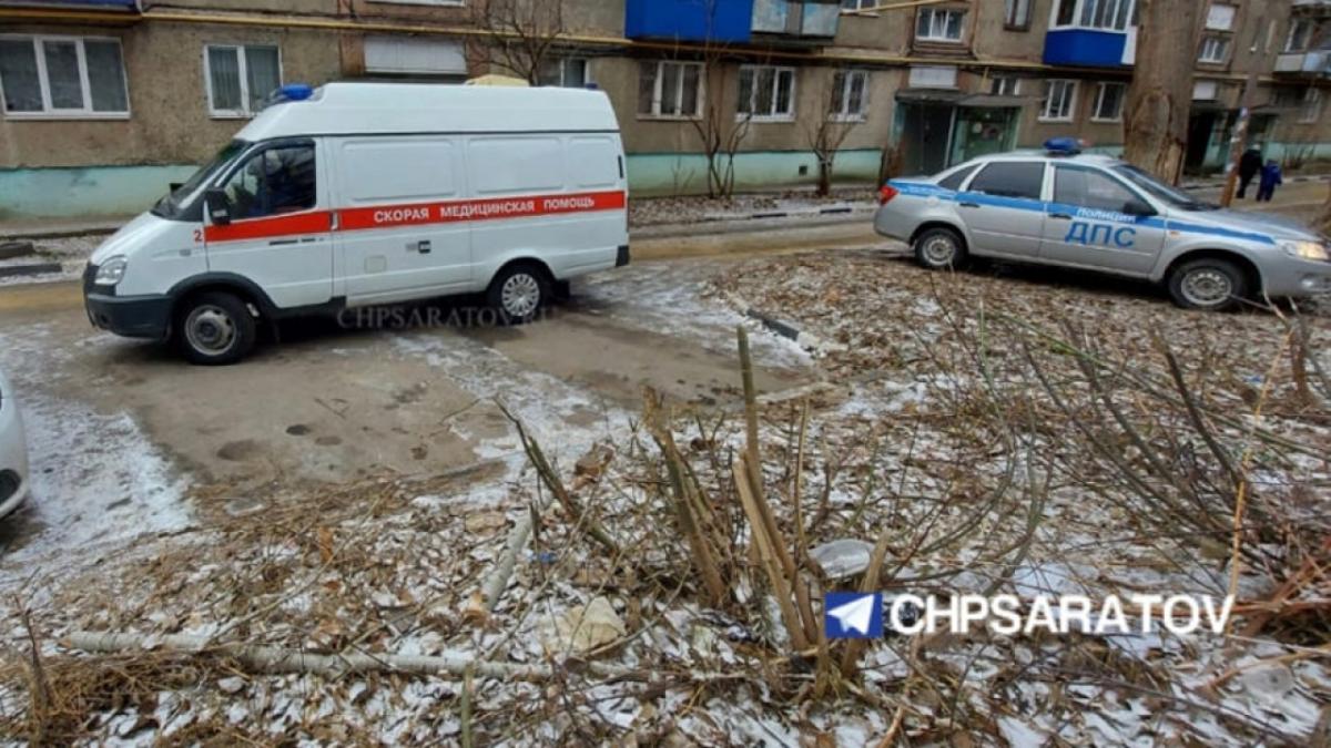 Автомобиль скорой помощи задавил женщину при движении задним ходом