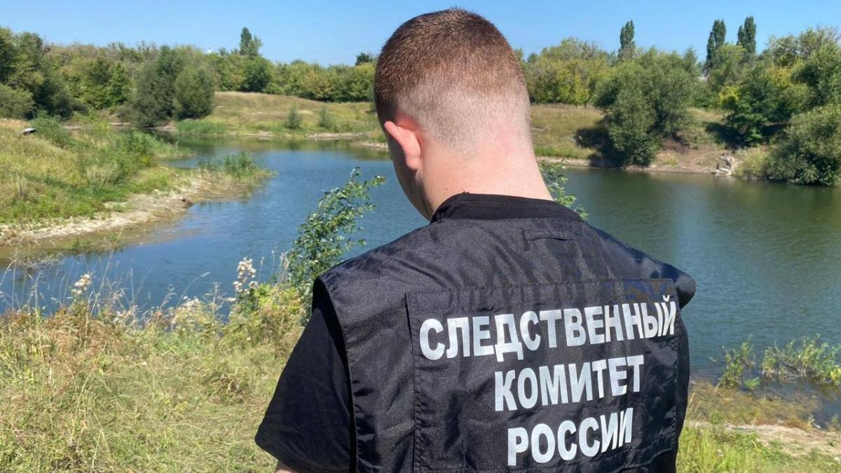 В Ртищево спасатели нашли тело мужчины в пруду Раховский