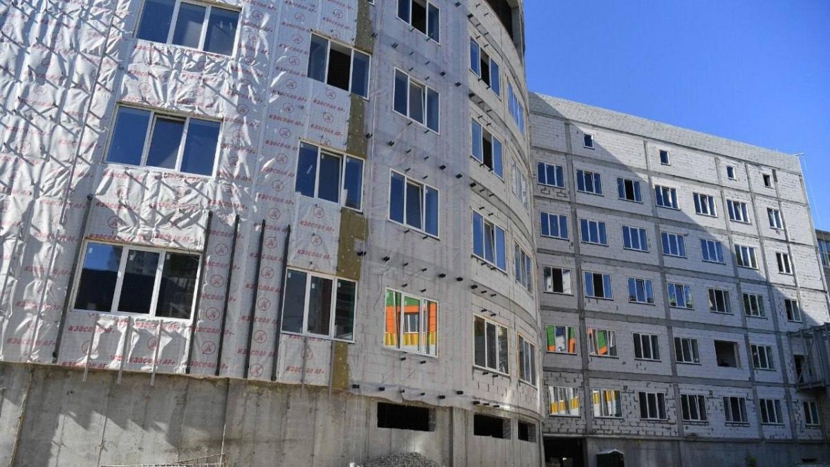 В Саратове 7-этажный корпус детской больницы откроют в январе 2024 года