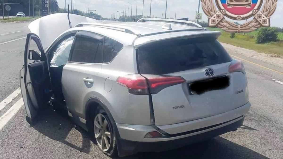 В жутком ДТП двух иномарок под Саратовом пострадали 3 человека