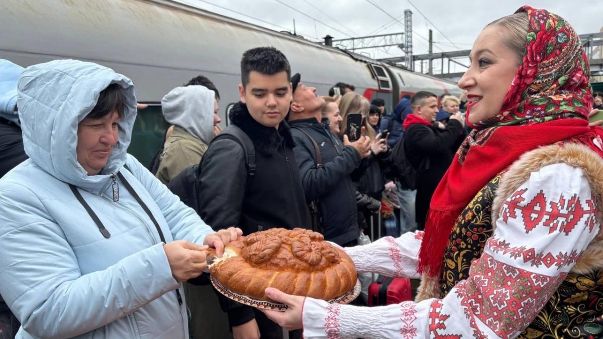 Калинин: в Саратове участники Международного форума посетили Парк Победы