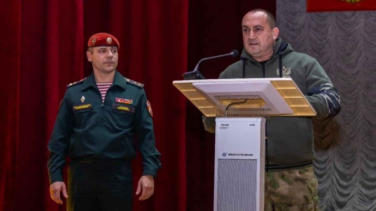 Калинин встретился с избирателями в Саратовском военном институте Росгвардии