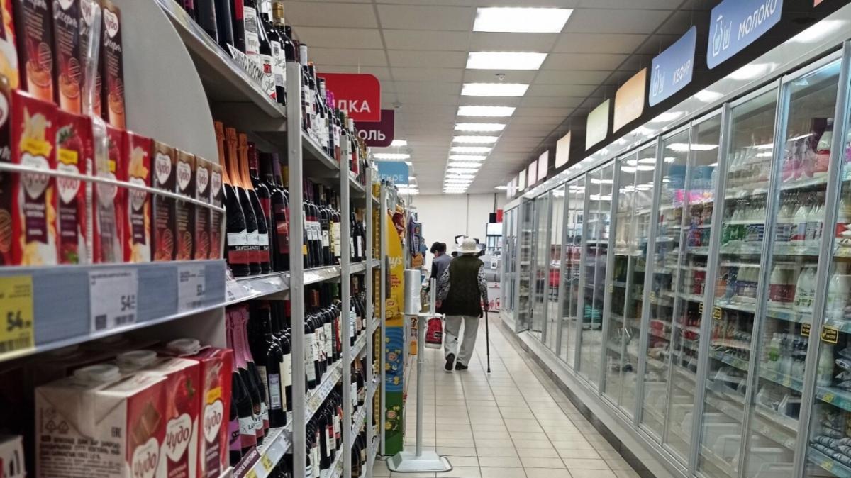 Бусаргин поручил увеличить количество саратовских товаров в сетевых магазинах 