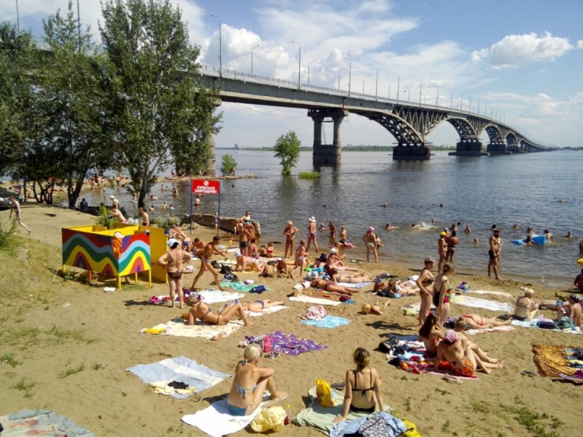 37-летний мужчина пропал под мостом Саратов-Энгельс: друзья вызвали спасателей