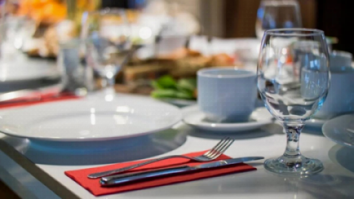 В Энгельсе за 33 млн рублей продают прибыльное кафе с сауной