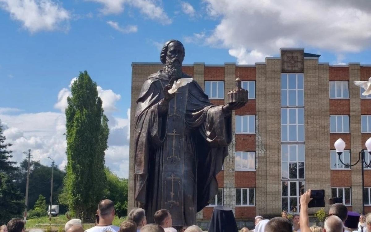 В энгельсском поселке Новопушкинское открыли памятник Сергию Радонежскому 