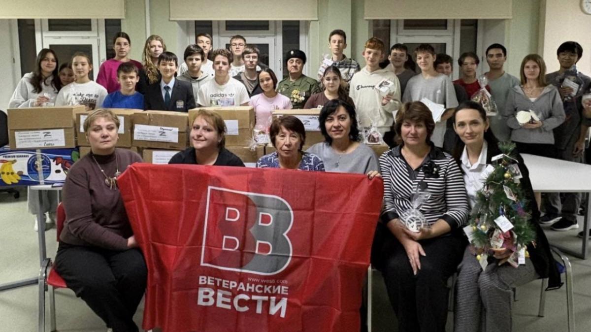 Калинин поблагодарил саратовских лицеистов за подарки участникам СВО