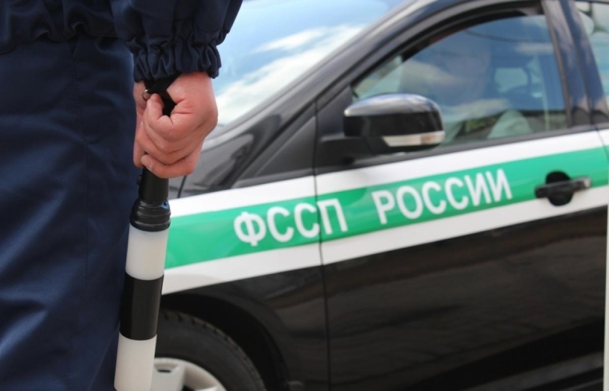 Приставы вышли на дорогу: в Энгельсе в ходе масштабной акции обнаружены миллионные долги, изъяты два авто