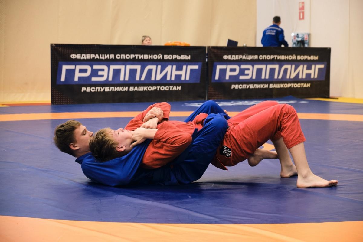 Саратовские спортсмены завоевали 55 медалей на Чемпионате и Первенстве ПФО по спортивной борьбе